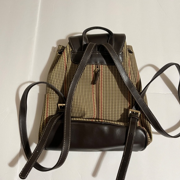 Liz Claiborne 90s Women's Drawstring Plaid Backpack - Picture 4 of 6